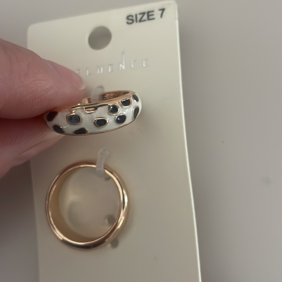 Fashion Rings - Picture 6 of 6